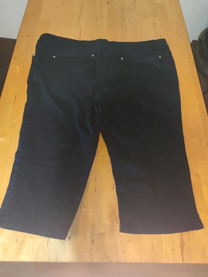 Jeans Capri 48 schwarz Aniston Casual 2 x vorhanden in Gräfenberg