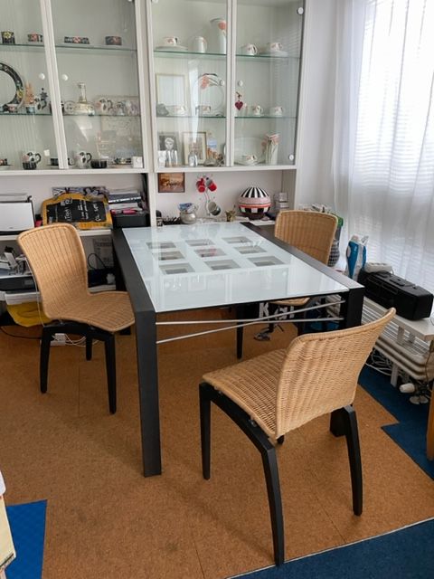 Ligne Roset, 4 Stühle Libra in Peddigrohr, 4 x Stuhl Libra 670 € in Berlin