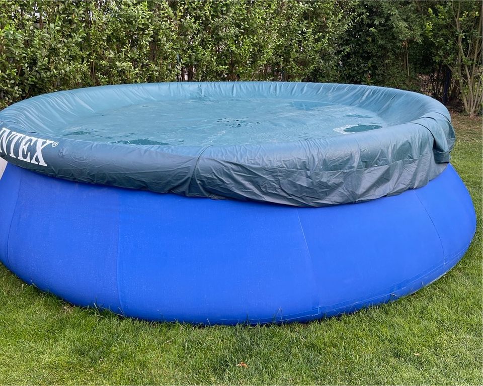 Pool 360 x 90 mit Abdeckplane in Hanau