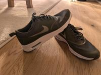 Nike Sneaker in Olive Größe 40 Bayern - Außernzell Vorschau