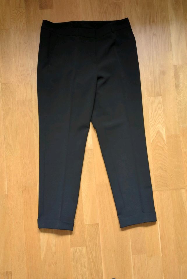 Stoffhose S. Oliver Black Label schwarz, Größe 40 in Forchheim