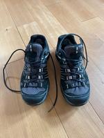 Damen Wanderschuhe Outdoorschuhe Salomon goretex 38 Hessen - Fulda Vorschau