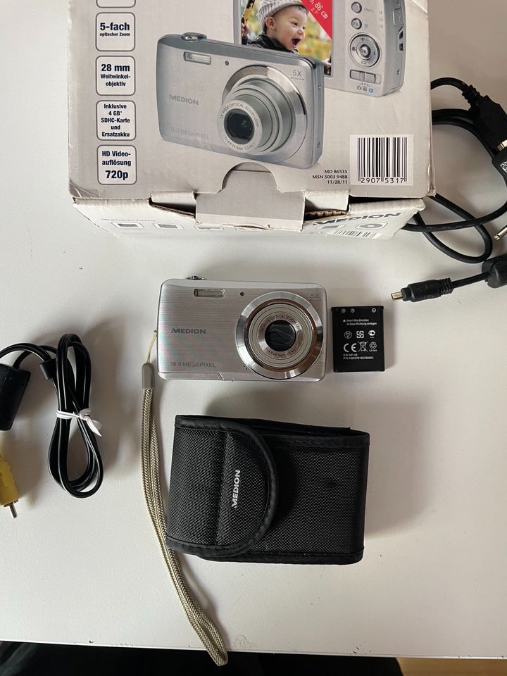 Medion MD 86535 Vintage Digicam Digitalkamera Y2K Point & Shoot in Langenhagen