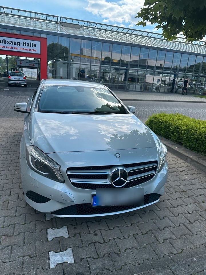 Mercedes-Benz A 180 in Nürnberg (Mittelfr)