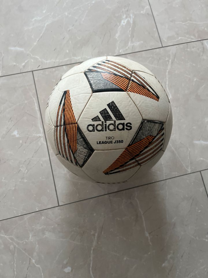 Adidas Fußball in Offenbach