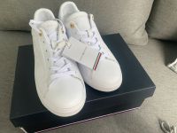 Tommy Hilfiger Sneaker Leder Gr.39 Neu Originalverpackung Brandenburg - Zeuthen Vorschau