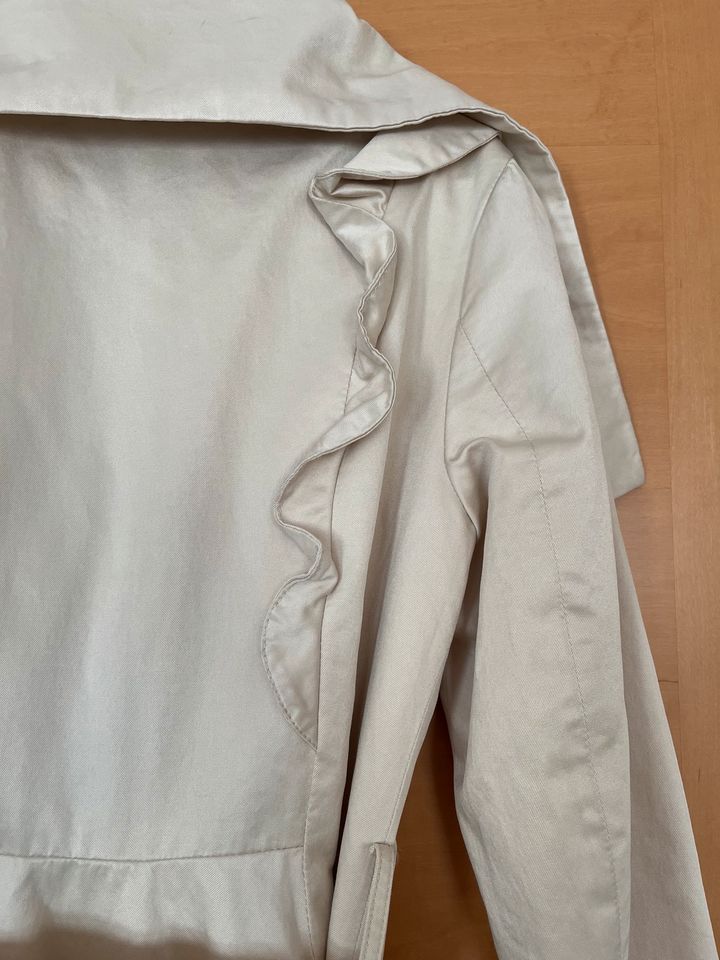 Vila Mantel Jacke beige Gr. XS 34 Volant in Kempten