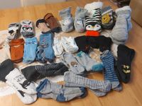 Baby Socken/Hausschuhe Set 18-26 Nordrhein-Westfalen - Moers Vorschau