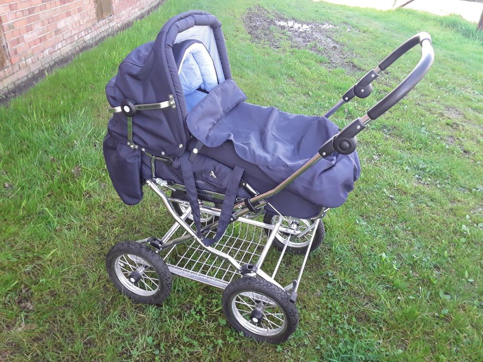 Kinderwagen mit Zubehör in Warendorf