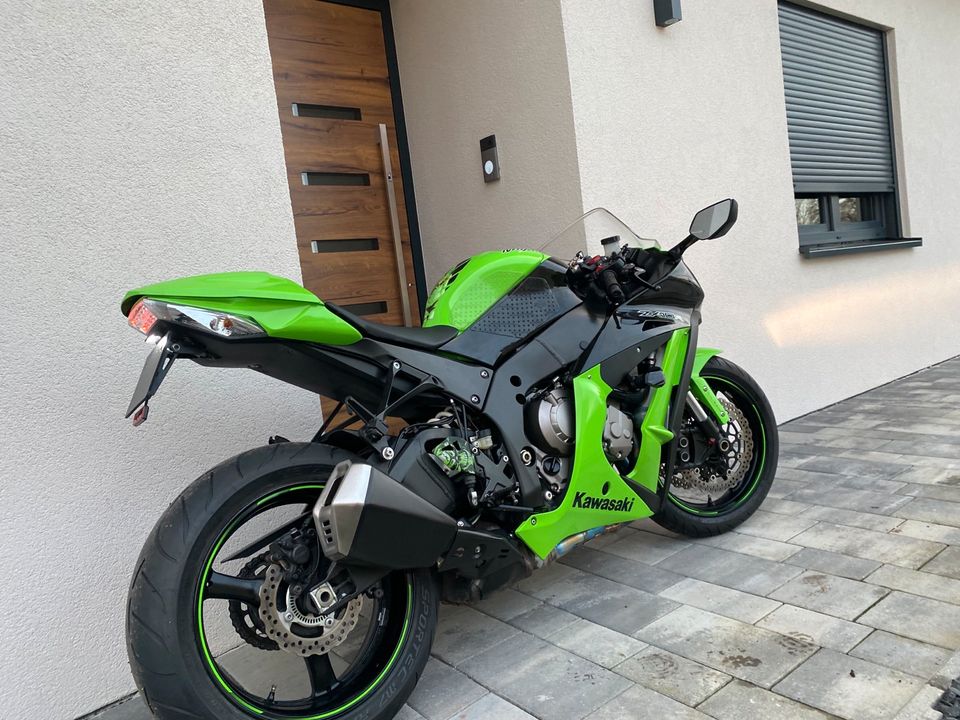 Kawasaki ZX 10 R 200 PS ABS in Nohfelden