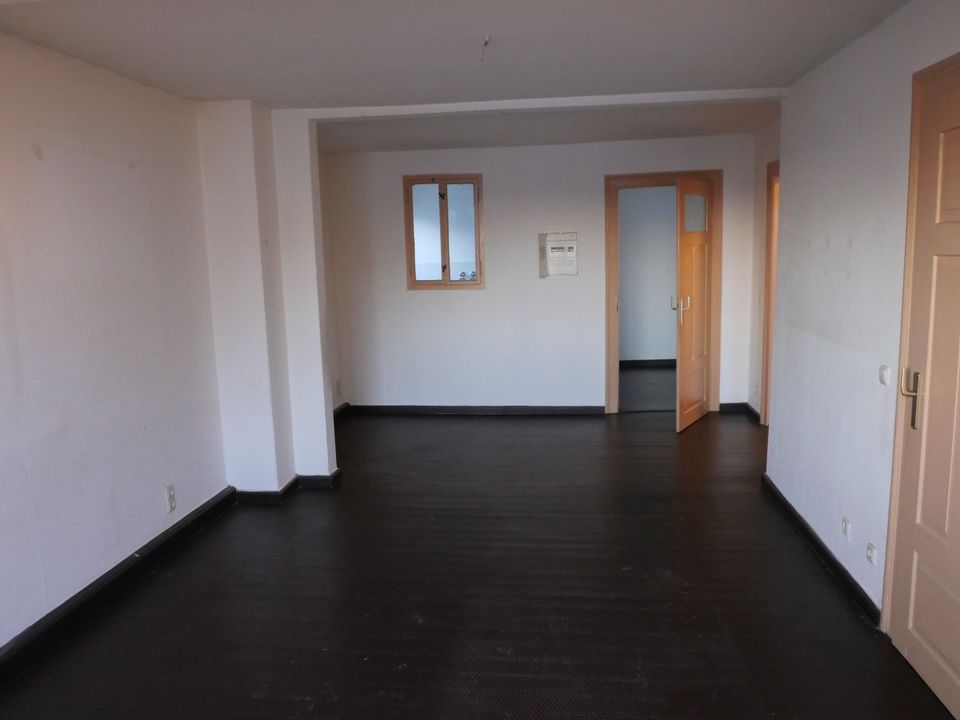 Helle 2-Zimmer-Dachgeschosswohnung im Herzen von Altenburg! in Altenburg