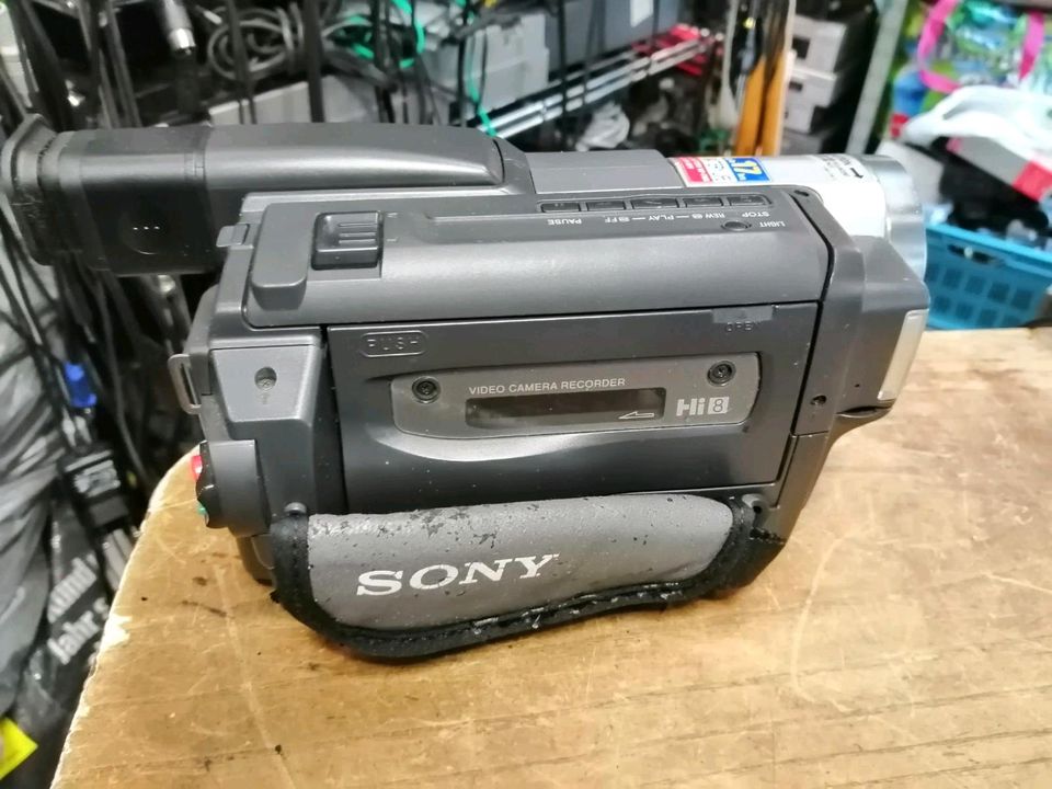 SONY CCD-TRV59E, Videocamera mit Zubehör, Hi8 und Video 8!! in Berlin