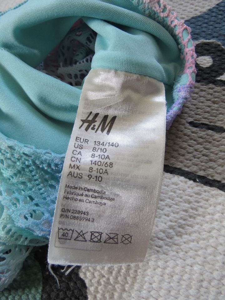 Bikinioberteil - H&M - Gr.134/140 - Batik - Muschel in Eisenberg