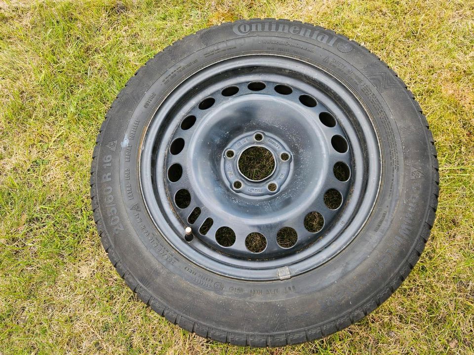 4 Winterreifen Continental 205/60R16 in Großefehn