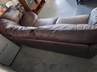 Abgerundetes Sofa, Kunstleder, braun, Lieferung möglich Nordrhein-Westfalen - Krefeld Vorschau