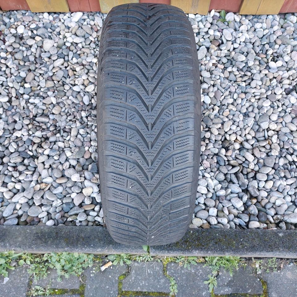 1x Winterreifen 185/65R15 88T, Vredestein 5,5 mm, DOT2315 in Bad Vilbel