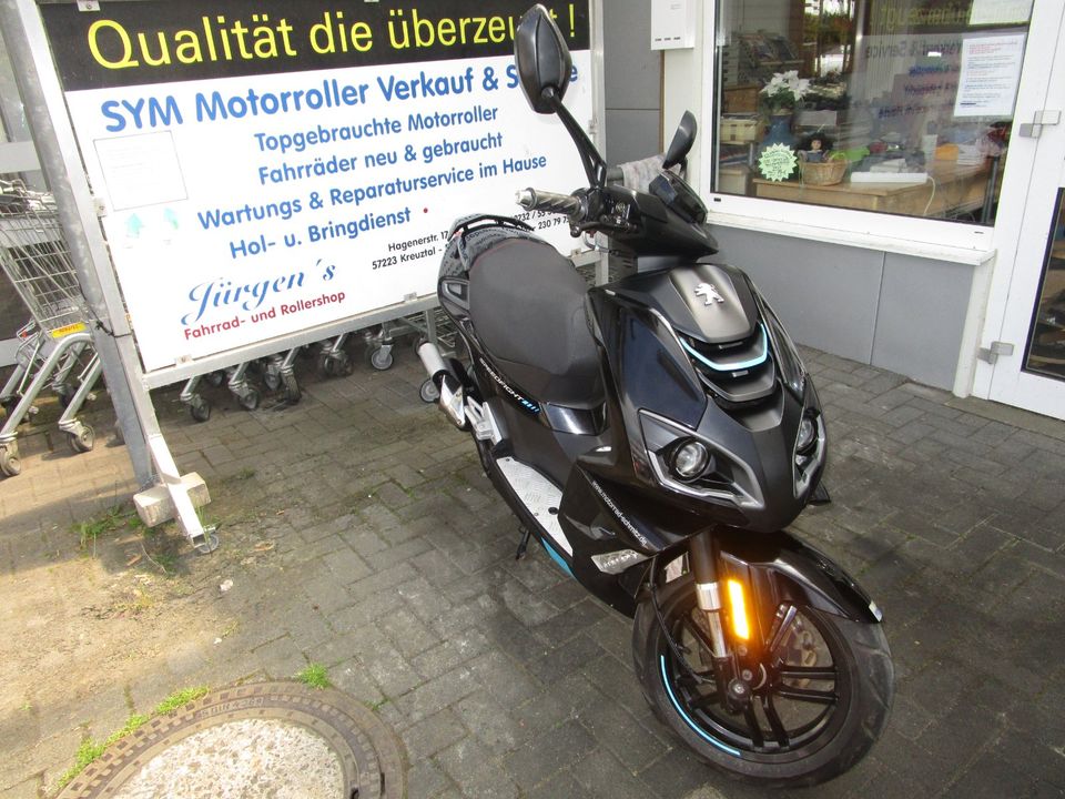 Motorroller Peugeot Speedfight 4 Sondermodell Dark Side in Kreuztal