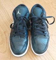 Nike Air jordan 1 low sneaker 40,5 Turnschuhe Hessen - Bad Vilbel Vorschau