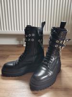 ZARA Boots mit Ketten München - Allach-Untermenzing Vorschau