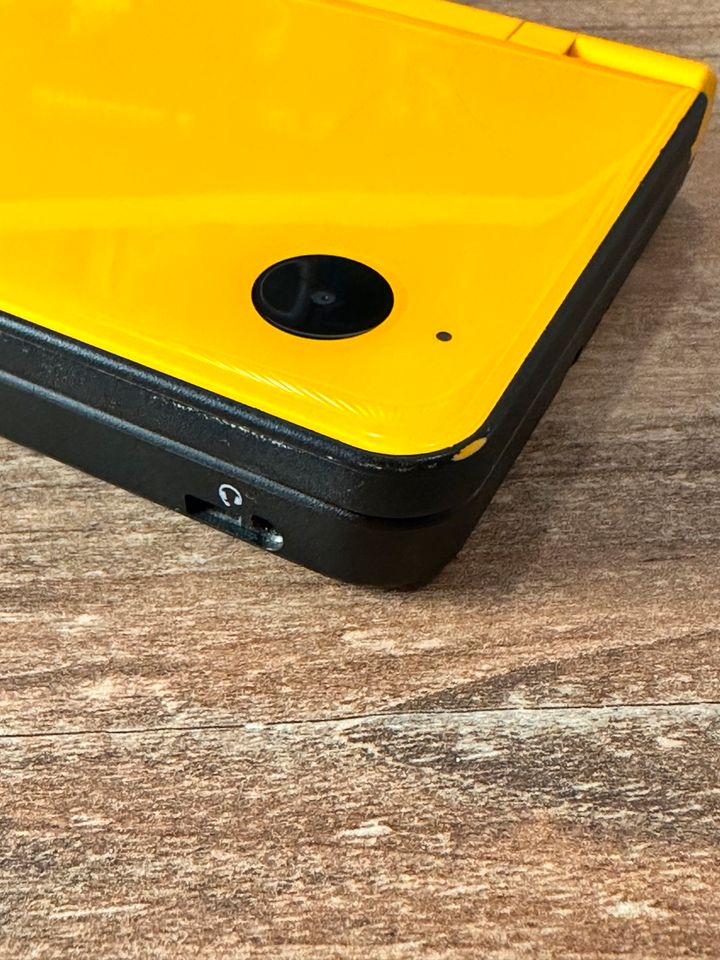 Nintendo DSi XL gelb in Greven