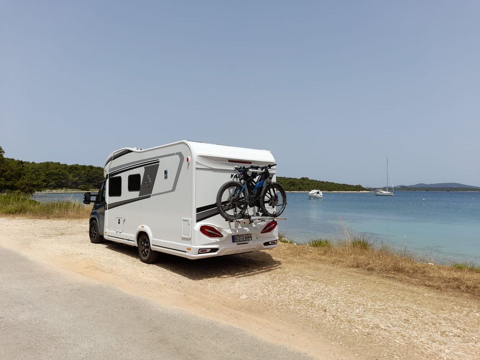 Wohnmobil mieten Knaus Sky Wave mit Hubbett für 4 Personen in Schwendi