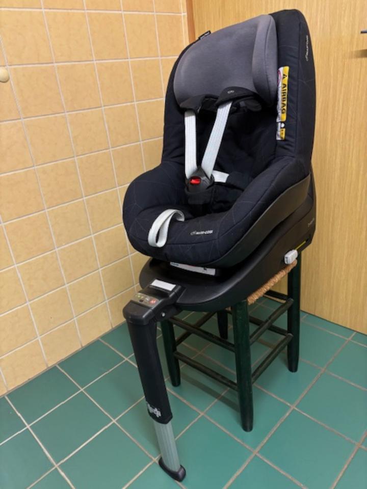 Babyschale, Kindersitz + Basis Maxi-Cosi, Set, Zustand exzellent in Frankfurt am Main