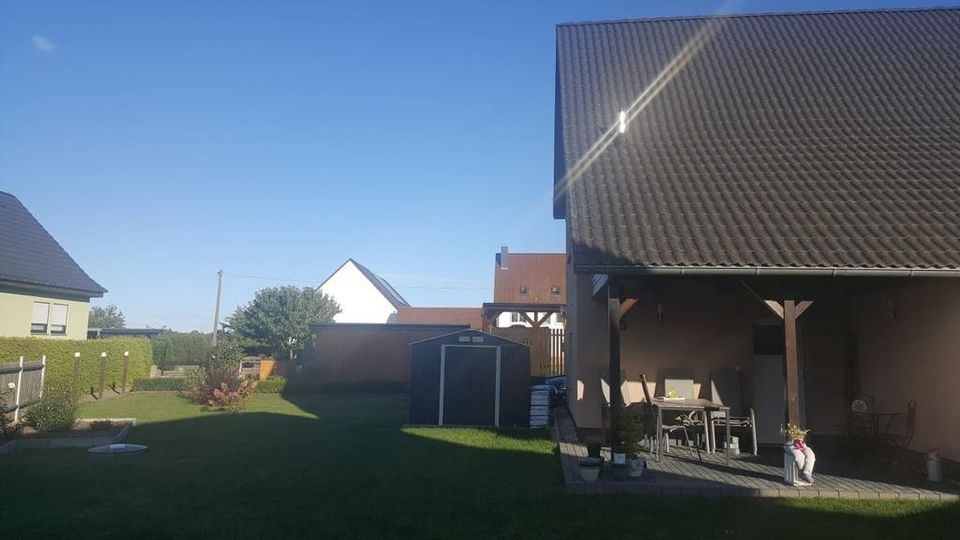 Den Frühling und die Sonne im eigenen Haus und Garten genießen. in Meuselwitz