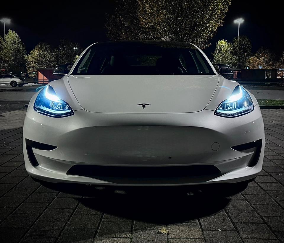Tesla Model 3 SR 2023 Refresh | 1.HAND | Garantie bis 2031 | TOP in München