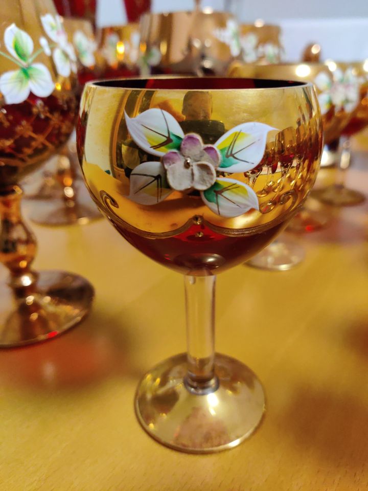 Gläser Set und Vasen in Hungen