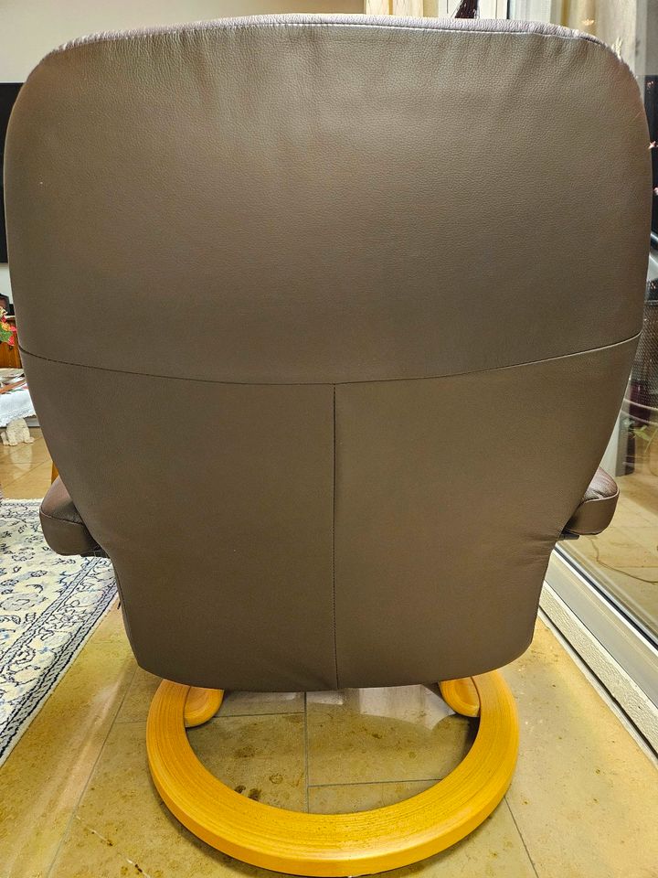 Stressless Sessel + Hocker in Mainz