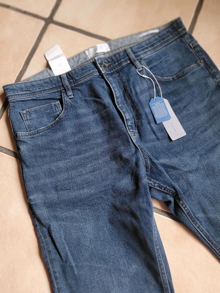 Neue Esprit Jeans in 32/34, blau, Slim Tapered in Oberhausen