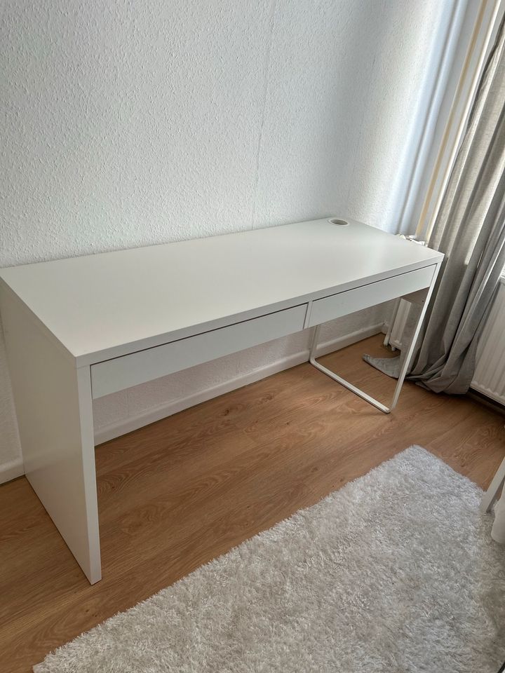Schreibtisch IKEA in Flensburg