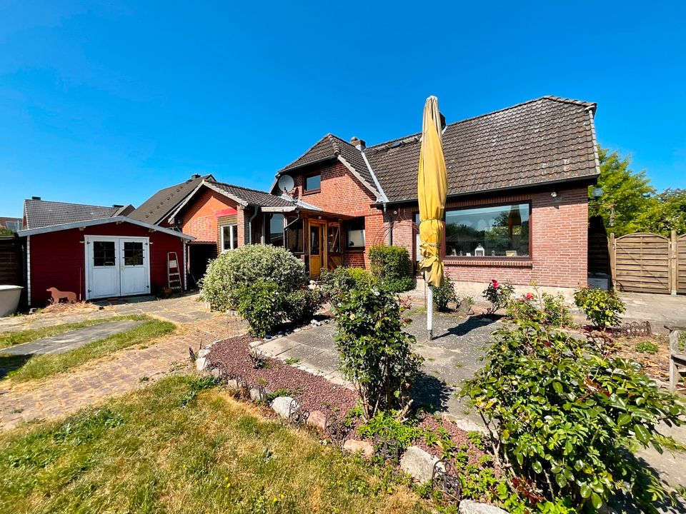 *PREISSENKUNG* Massives Einfamilienhaus mit Garage in Ahrensbök in Ahrensbök
