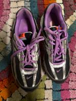 Nike Schuhe Sneaker schwarz lila Silber 40 Niedersachsen - Cuxhaven Vorschau
