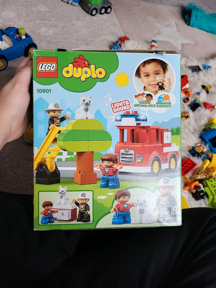 Lego Duplo 10901 Feuerwehr mit Sound Katze in Berlin