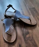 Sandalen blau/weiß gestreift Größe 39 Nordrhein-Westfalen - Dormagen Vorschau