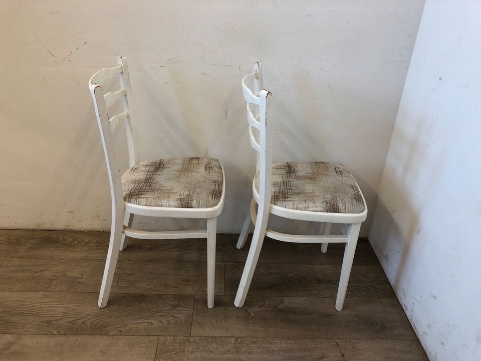 #A 2x Holzstühle weiß Shabby Polster Bistrostühle Esszimmer Küche in Burgstädt