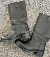 Lederstiefel, schwarz und extra breit vorne Mitte - Gesundbrunnen Vorschau