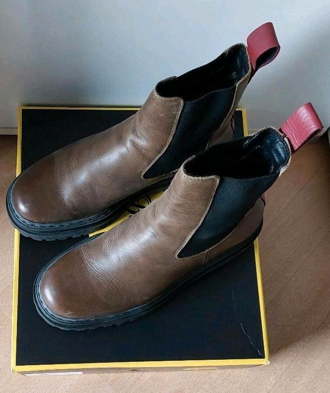 Buffalo Chelsea Boots Gr 39 in Ravensburg