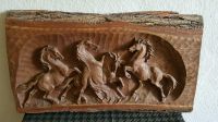 Seltenes Holzbild/Relief mit Pferden (Corazza Meran) Niedersachsen - Barsinghausen Vorschau