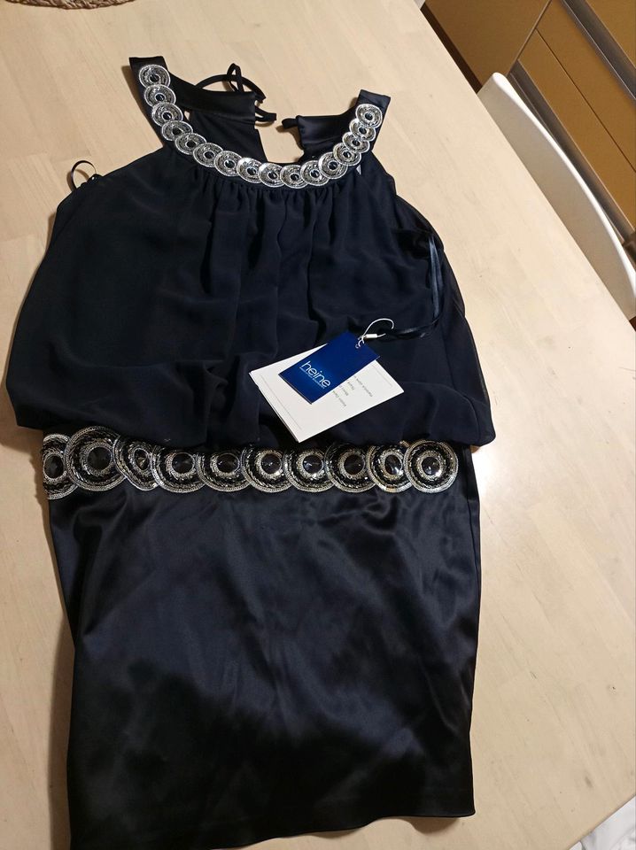 Blaues Kleid in Michelstadt