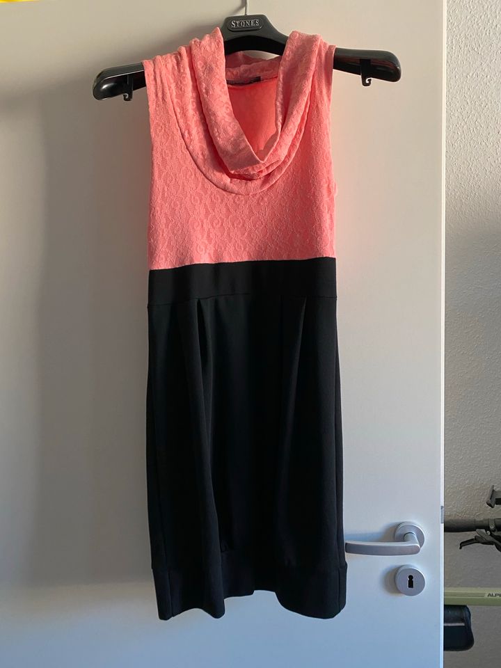 Pink-schwarzes Kleid von Melrose in M in Bruchsal