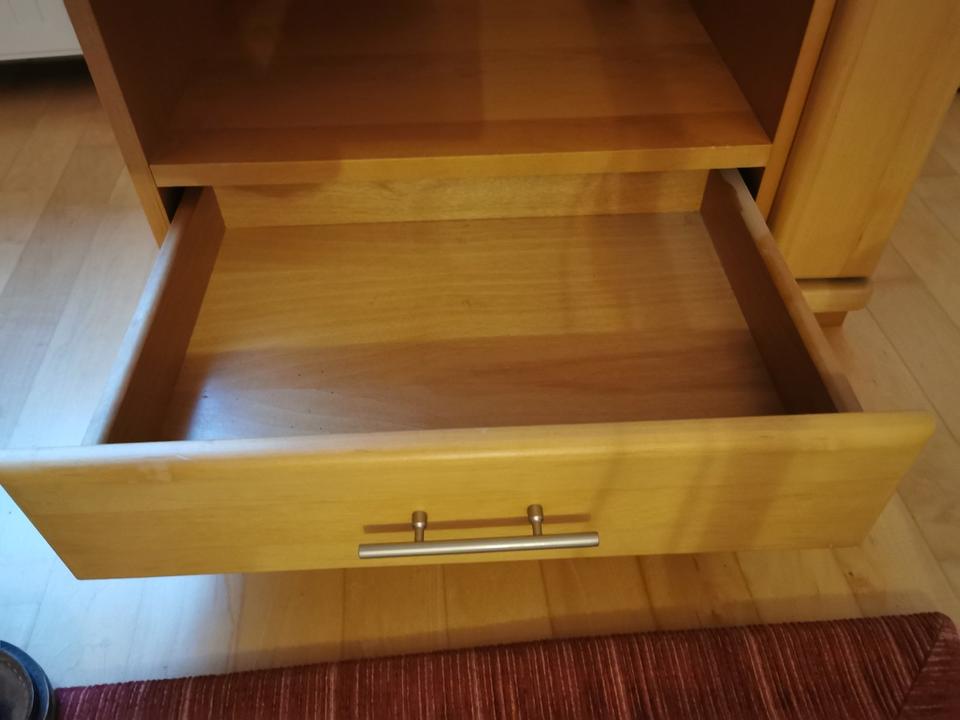 Schöne Anrichte, Kommode aus Erle massiv, Stereoanlage Hifi in Bad Nenndorf