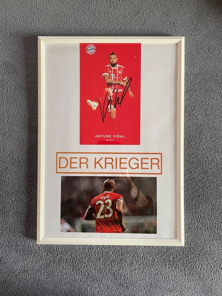 echtes Autogramm von Arturo Vidal in Rahmen FC Bayern in Vohenstrauß
