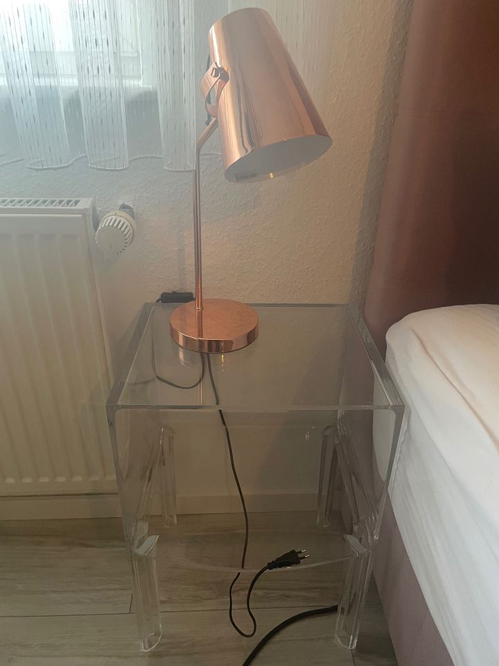 Kartell Beistelltisch + Nachttischlampe in Griesheim