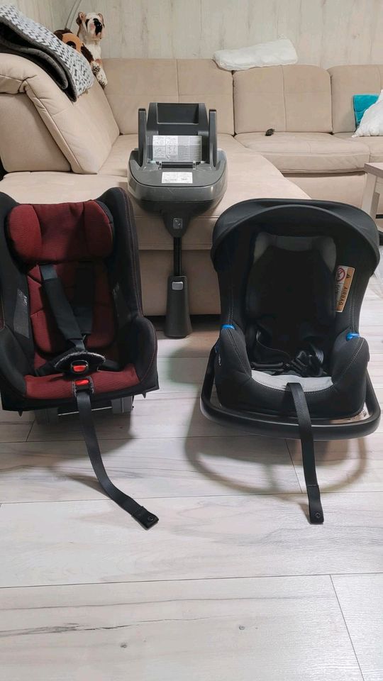 Audi Babyschale i-size + Kindersitz + Basis in Bad Säckingen