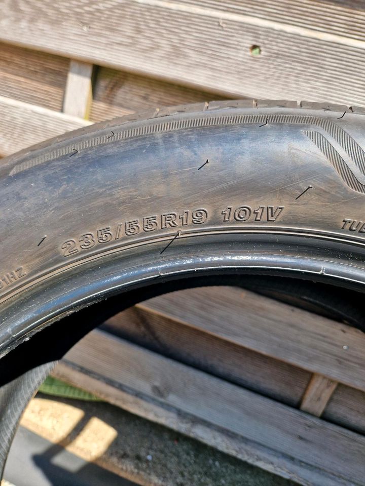 Sommer Reifen von Bridgestone Alenza 235/55/R19/101 ohne Felgen in Bad Oldesloe
