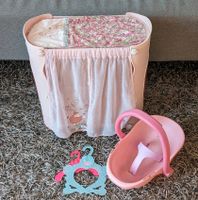 Baby Annabell Puppen Wickeltisch und Baby Born Trage Leipzig - Leipzig, Zentrum-Nord Vorschau