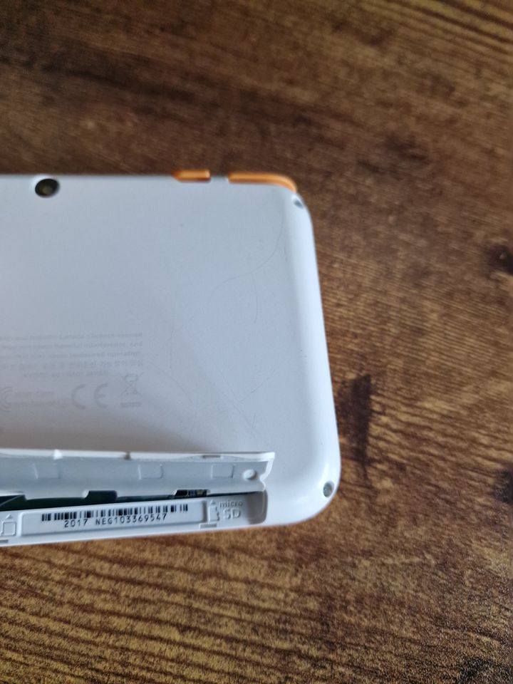 New Nintendo 2DS XL Orange / Weiß in Brühl
