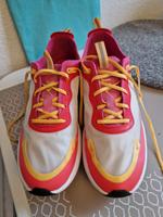Nike Air Max Sneaker Turnschuhe pink weiß gelb Gr. 38 Bayern - Stadtbergen Vorschau